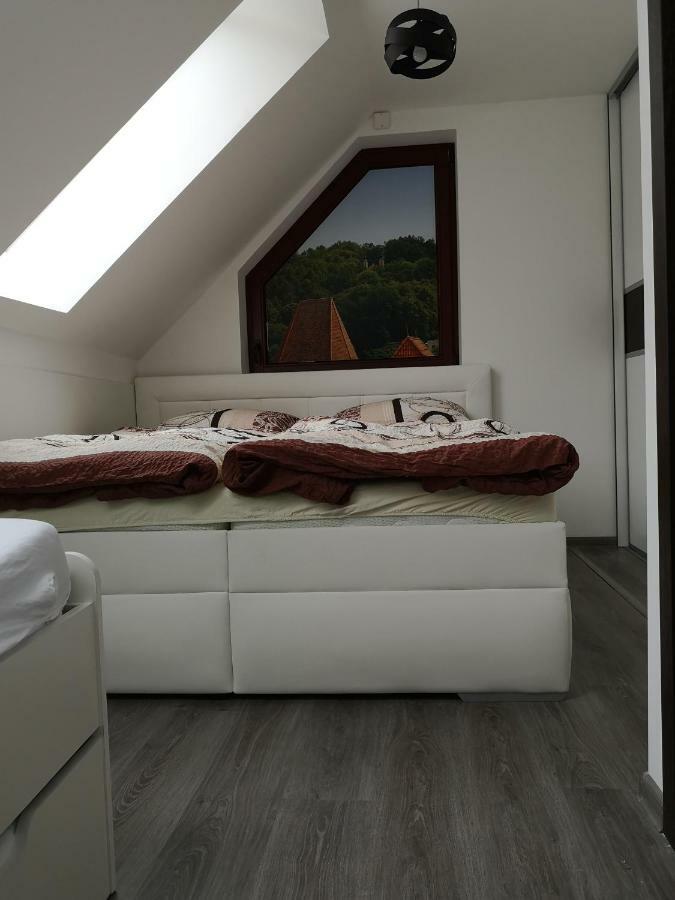 Centrum Apartman Leyla Bardejov Buitenkant foto