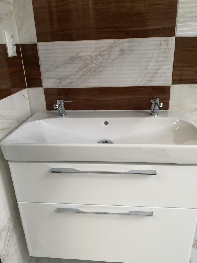 Centrum Apartman Leyla Bardejov Buitenkant foto